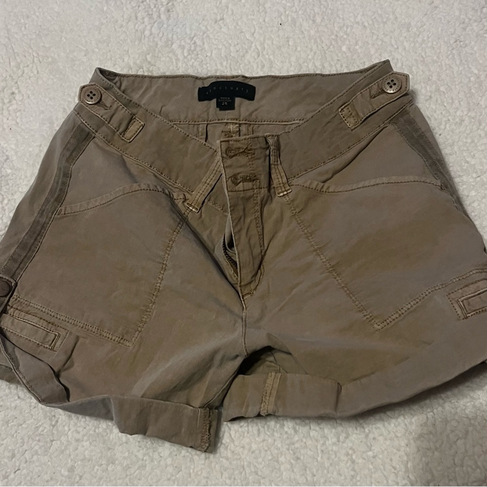Sanctuary cargo shorts, size 25, in good barely worn condition.